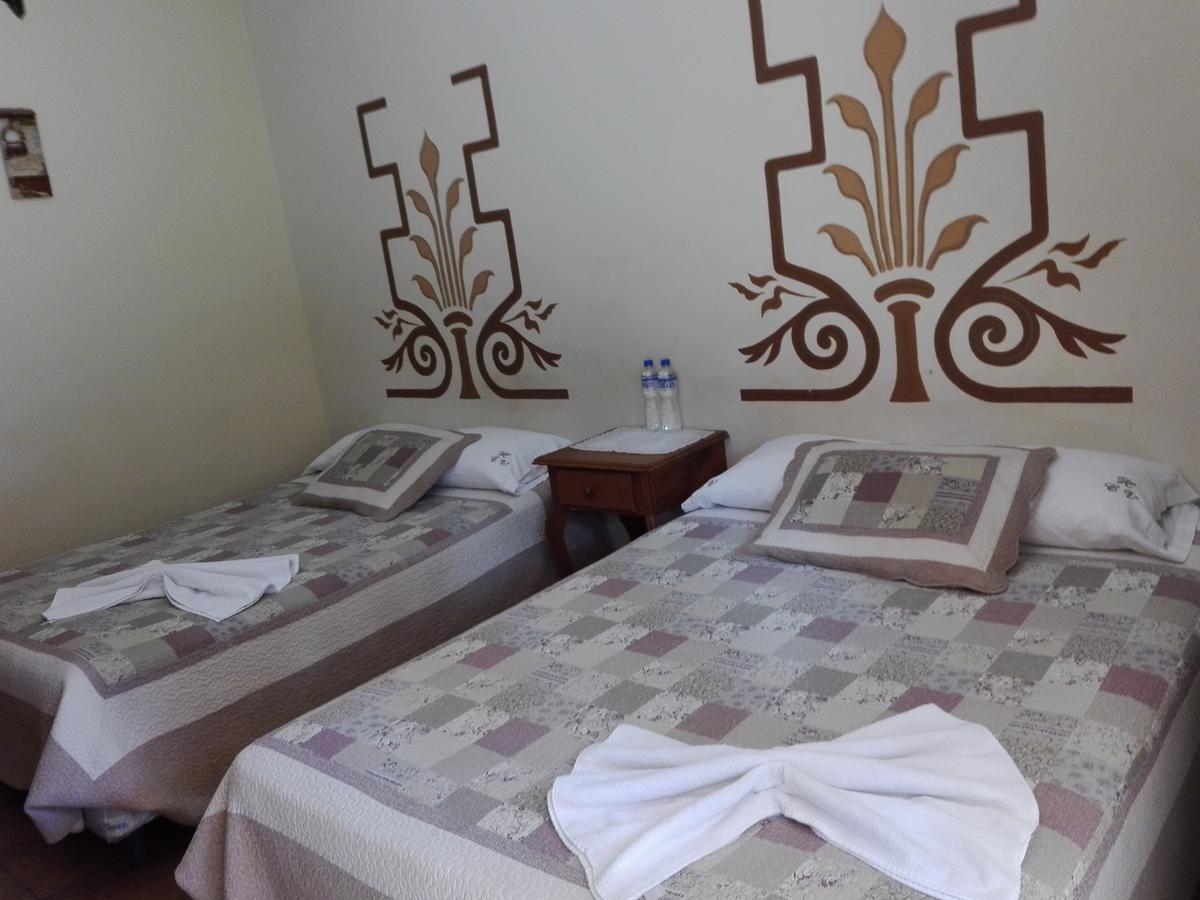 Hostal Casa Vieja Chiquimula Bagian luar foto